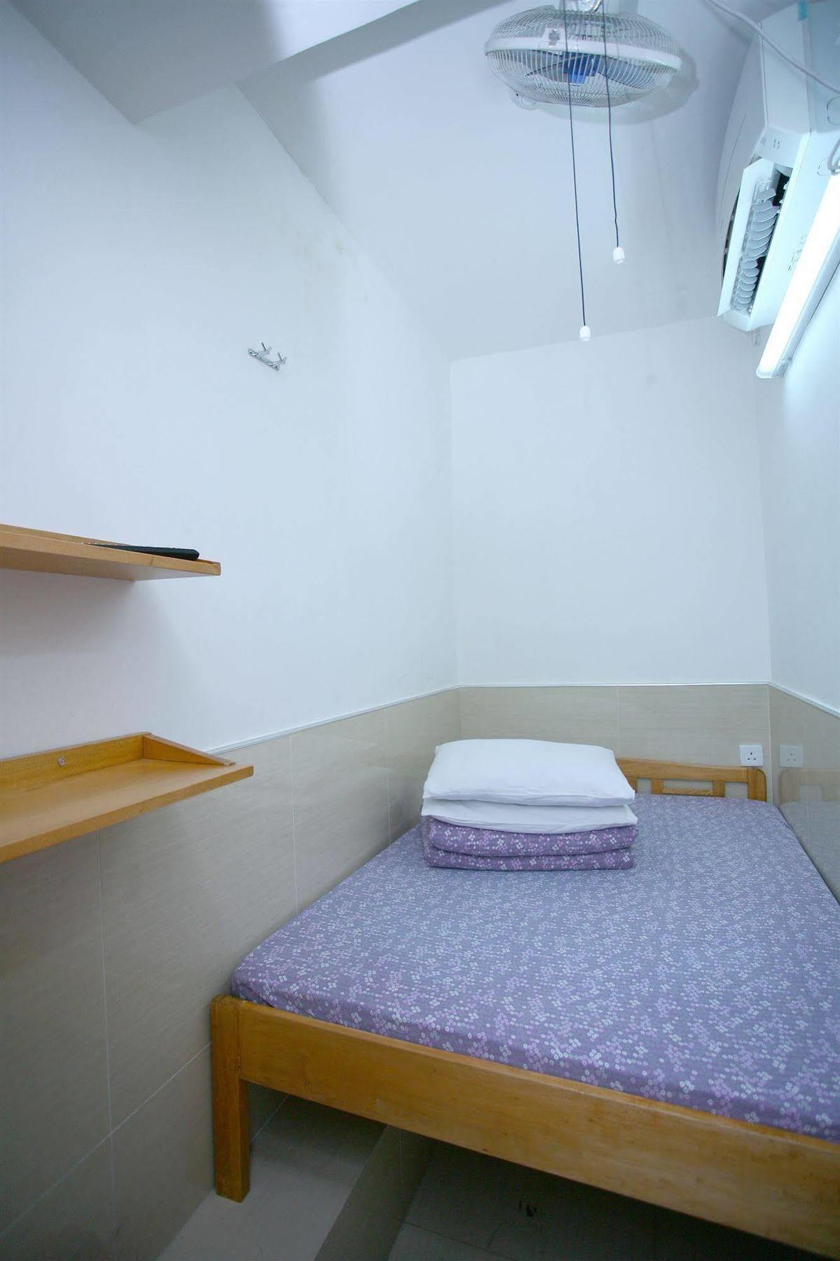 H K Commercial Inn Цзюлун Экстерьер фото